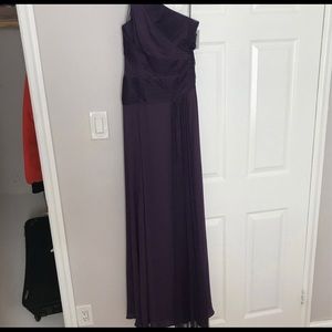 brand new plum David’s Bridal dress with tags on